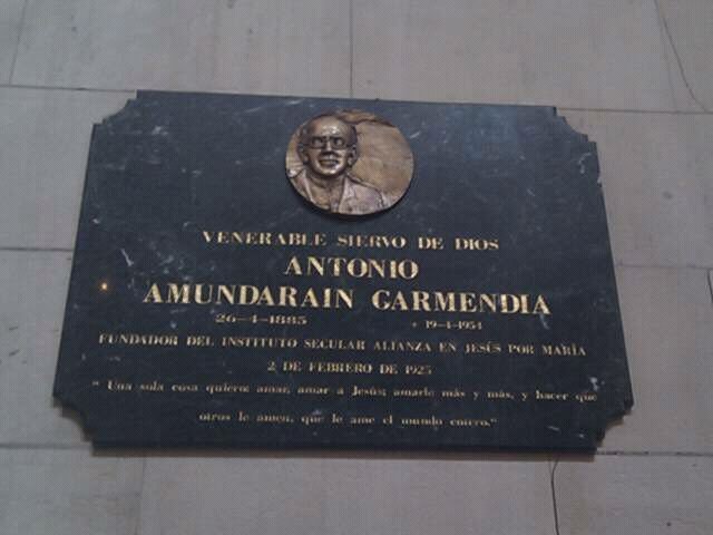 Placa en la Catedral de la Almudena